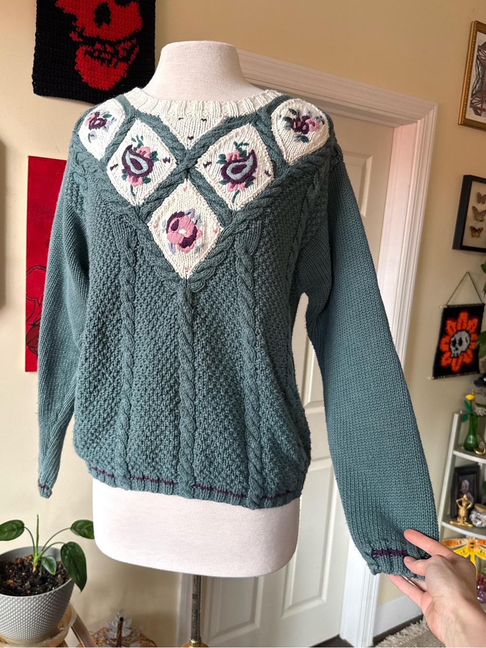 Cottagecore Vintage Russ Teal Cable Knit Sweater with Cream Floral Yoke